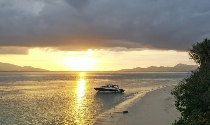 Private Islands Tour (Boat Charter, customized)