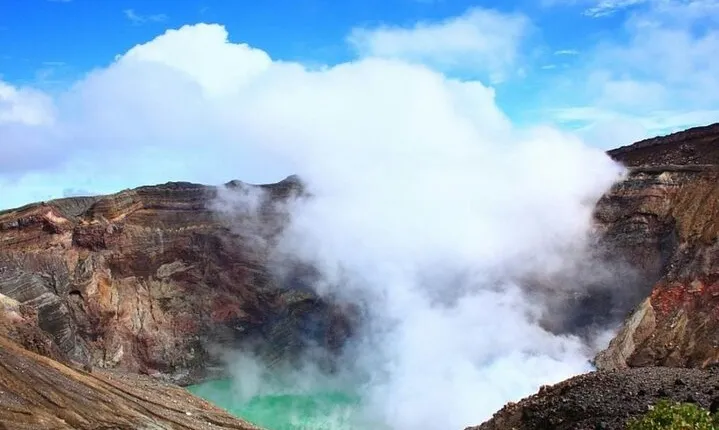 Kumamoto Castle Kusasenri Aso Crater and Aso Boys Scenic Train 