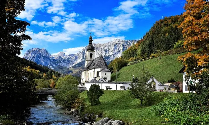 Discover the Bavarian Alps from Munich - End of tour in Salzburg