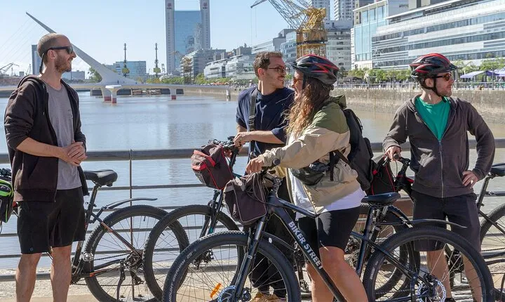 Private Bike Tour Experience around old BA with Local Host