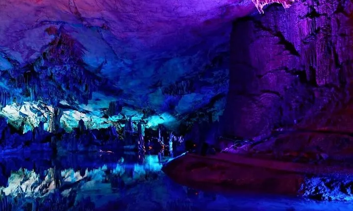 Guilin Half-Day Private Tour to Reed Flute Cave and Elephant Trunk Hill