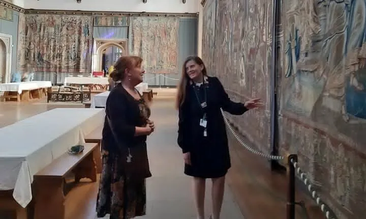 Private Guided Tour Secrets of the Six Wives Hampton Court Palace