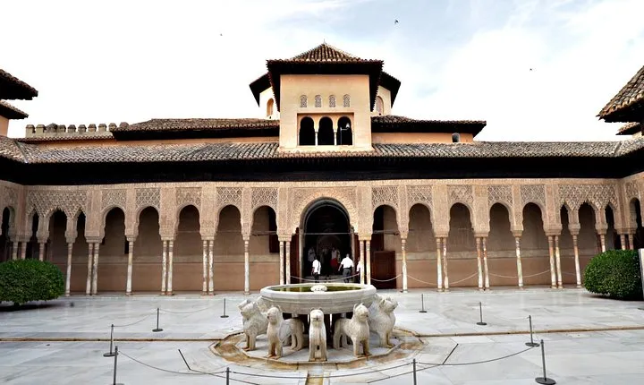 Alhambra and Nasrid Palaces Ticket with Audioguide