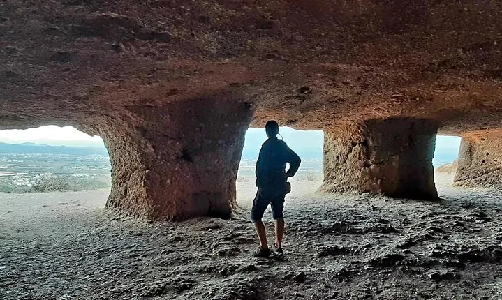 Cuatro Puertas: archaeological Heritage by 2 native guides