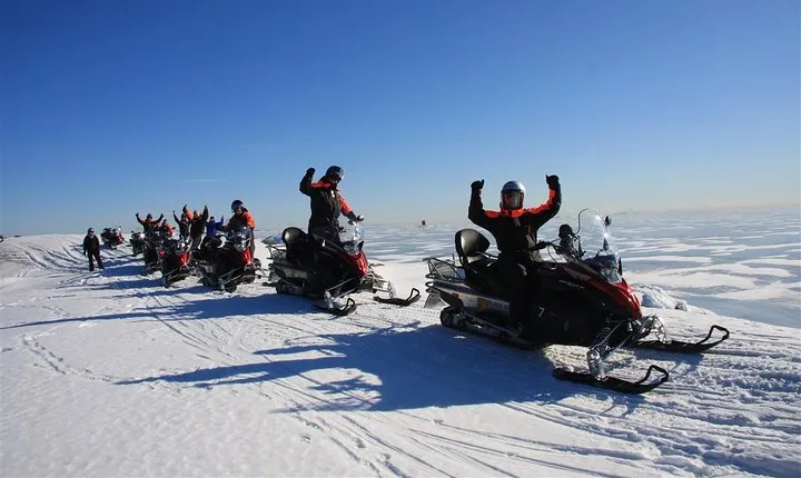Snowmobile Safari in Helsinki Archipelago with Lunch
