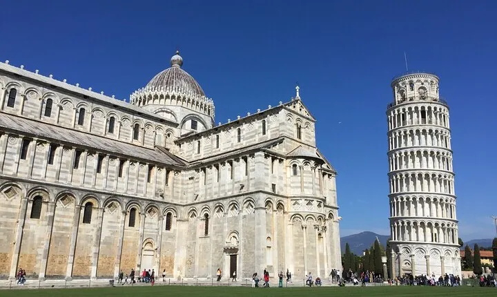 Pisa and Lucca with Wine Tasting and Lunch from La Spezia