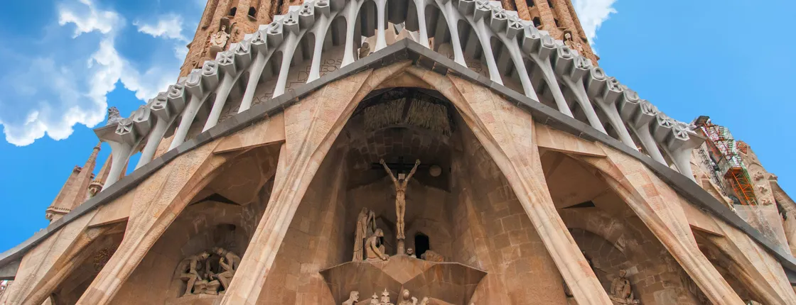 Sagrada Familia Fast-Track Tickets and Guided Tour
