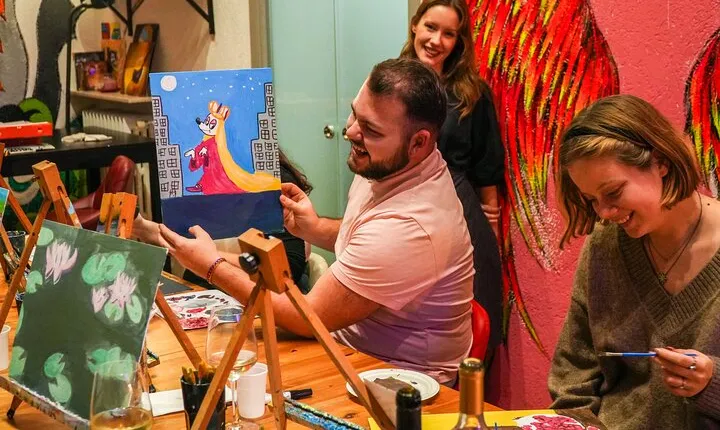 Paint & Sip in a 17th-Century Palazzo with Wine & Pizza