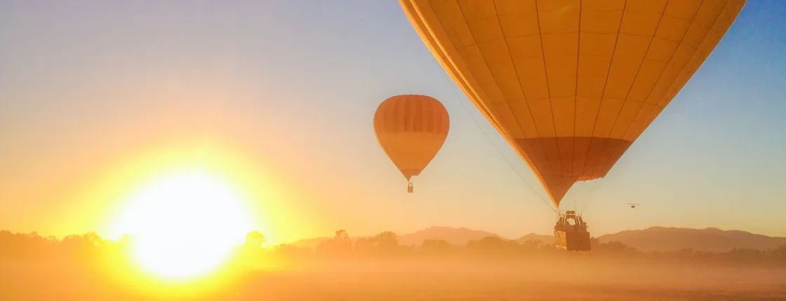 Cairns classic hot air balloon flight with return transfers
