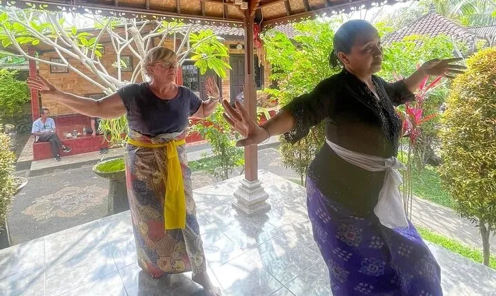 Ubud Private Tour with 7 Option Art and Cultural Activities 