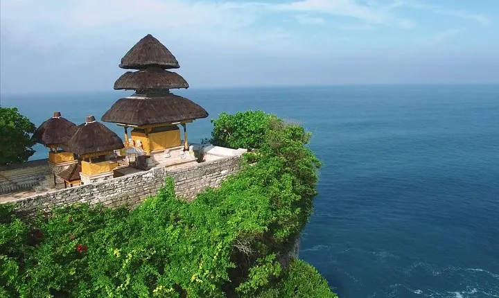Uluwatu Temple with Kecak Dance including Barbecue Seafood Set and Lobster