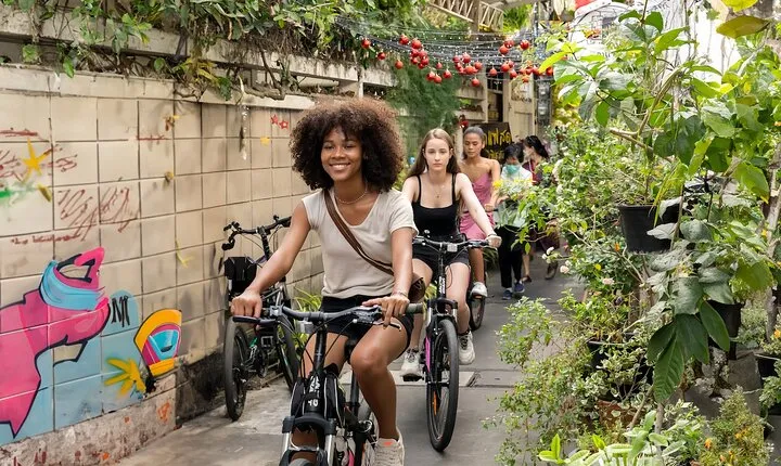 Must-Try: Hidden Bangkok Bike and Food Tour