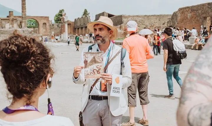 Pompeii Archaeological Small-Group tour for 15 people