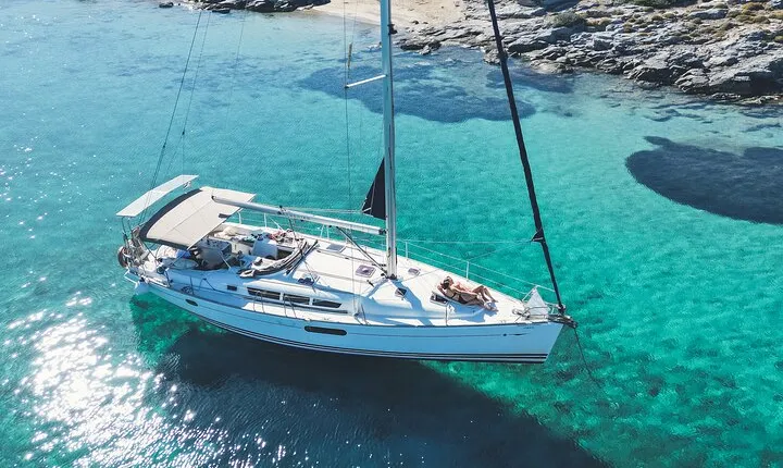 Private Sailing Cruise to Dia Island with Meal & Water Activities