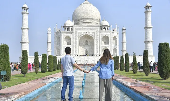 From delhi:(Vip entry)All Inclusive Taj Mahal & Red Fort day trip