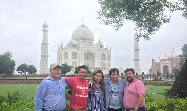 Sunrise Taj Mahal Tour With Agra Fort and Mehtab Bagh