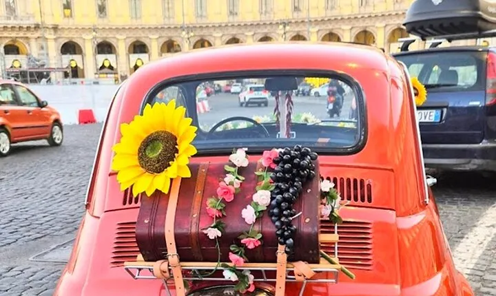Vintage Fiat 500 Tour with Local , Wine and Snack