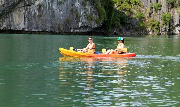 Lan Ha bay Boutique cruise 3D/2N: Kayaking - Swimming & Biking Viet Hai villages