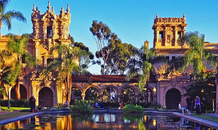 Private Customizable Iconic City Highlights Tour - Cultural, Historic, Shuttled