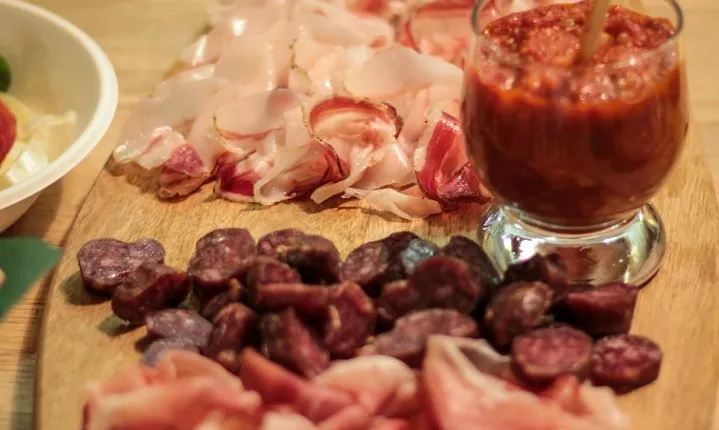 Gourmet Tour in the old town center