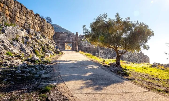 Private Tour Canal of Corinth, Mycenae, Epidaurus & Nafplio