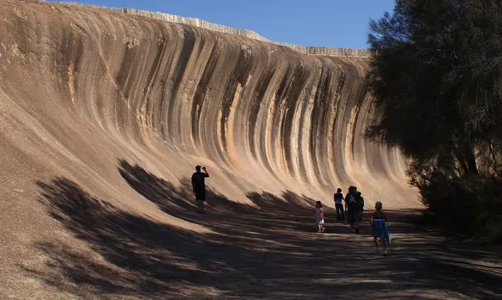 Wave Rock, Pinnacles and Rottnest One Day Aeroplane Tour
