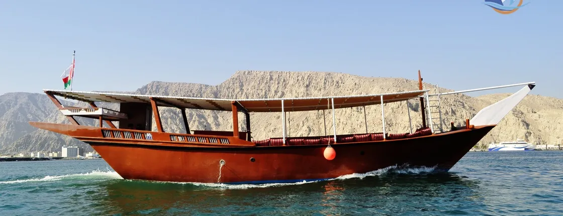 Full-day dhow cruise with drinks and lunch to the Fjords of Musandam
