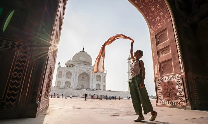 5-Day Golden Triangle Delhi Agra Jaipur Tour with Leopard Safari