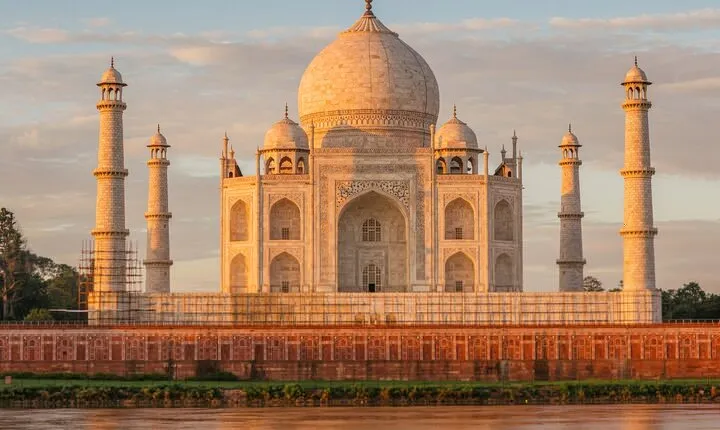 From Delhi: Sunrise Taj Mahal and Agra Fort Private Tour