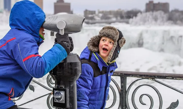 Niagara Winter Wonderland Tour with Attractions and Syrup Taste