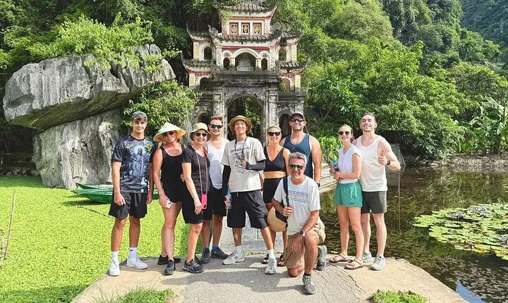 Hanoi-Ninh Binh Highlights: Hoa Lu, Mua Caves, Tam Coc, Bich Dong