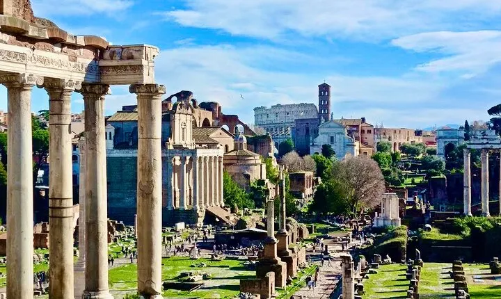 Discover Rome Private Walking Tour of Highlights and Hidden Gems