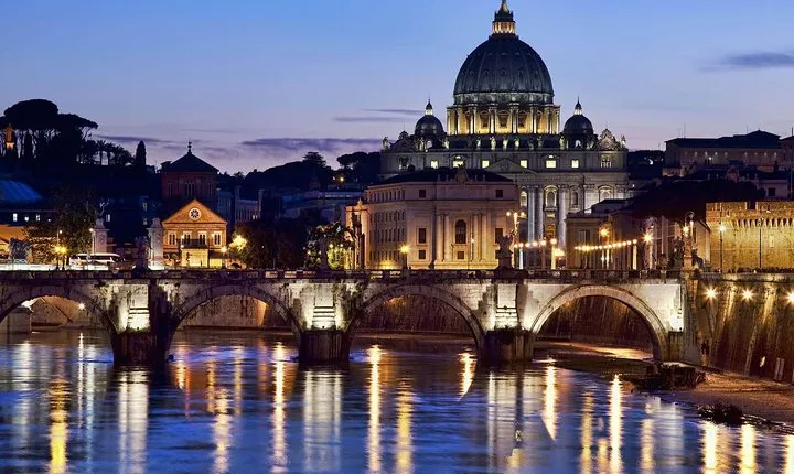 Rome by night: 3 hours tour with aperitivo or ice cream