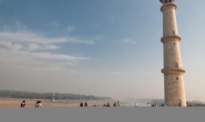  Taj Mahal Sunrise Tour from Delhi by Car 