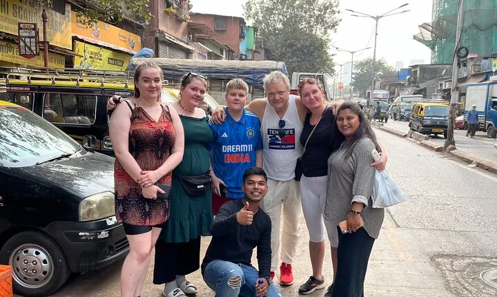 Dharavi Slum Tour with Guide and Transport