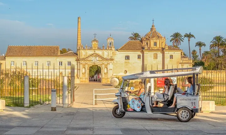 Expert Tour of Seville in Private Eco Tuk Tuk