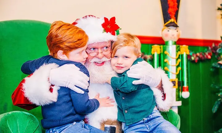 Christmas in the Wild at Tampa's Lowry Park Zoo