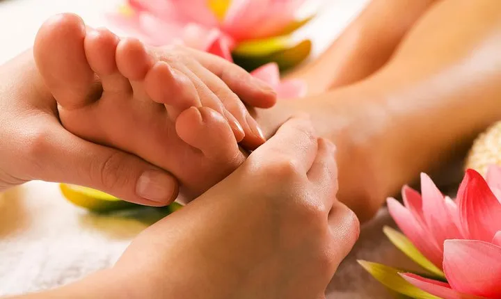 40-Minute Feet Massage