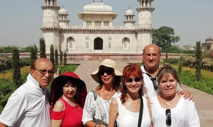 Private Agra Day Tour with Culture Walk