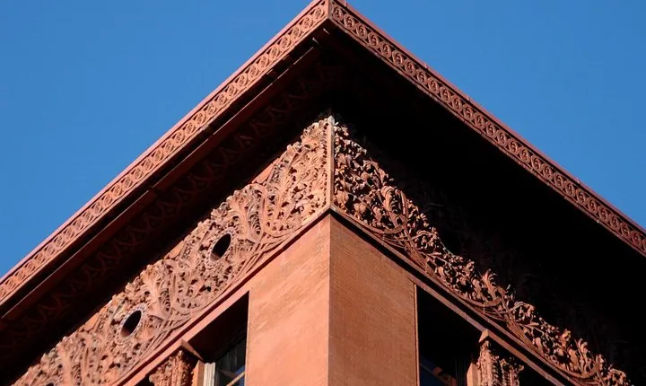 Landmarks Downtown-East Walking Tour