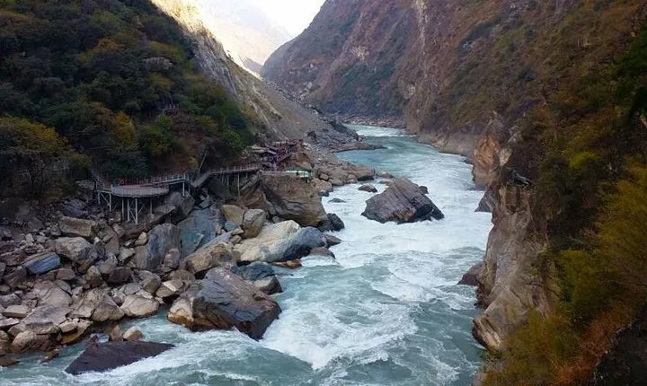 2-Days Lijiang Tiger Leaping Gorge Hiking Tour and drop off at Lijiang area