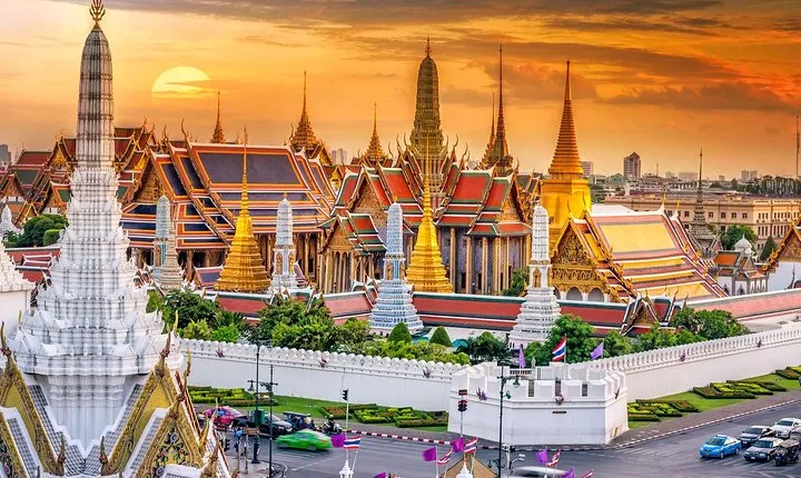 Bangkok Muslim Landmarks Tour with Grand Palace & Halal Meal