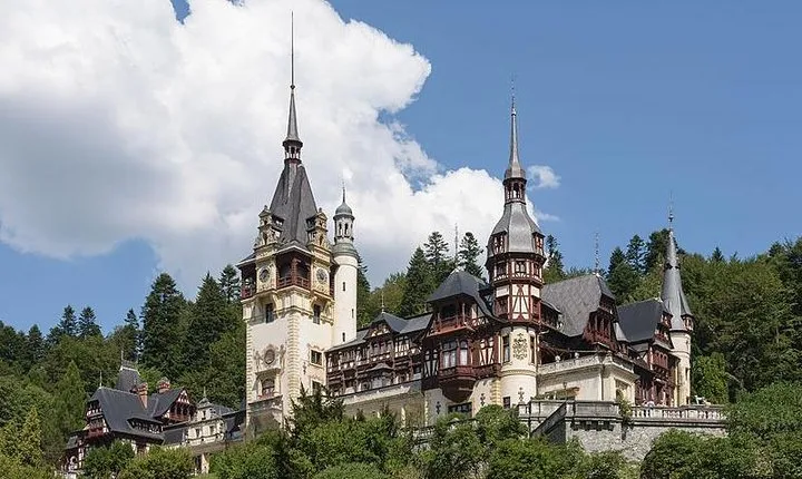 Bucharest Private Tour to Peles Castle & Biggest Salt Mine in Eu