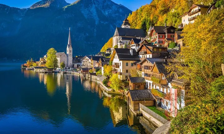 Salzkammergut and Hallstatt Private Full-Day Tour from Salzburg