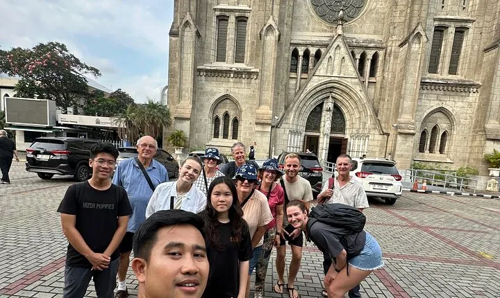 Jakarta City Tour: National Library Bus Trip