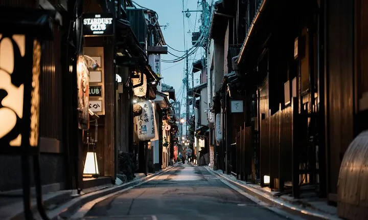 A Stroll Through Old Kyoto Geisha at Dusk