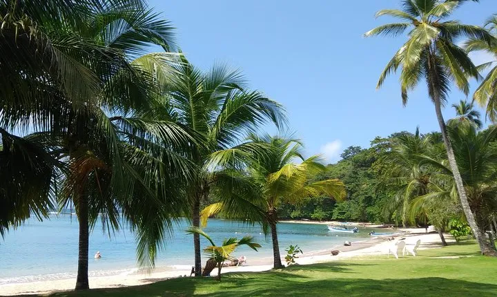 Day tour to the Caribbean: Grande Island and Portobelo