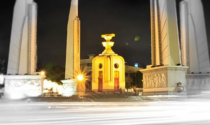 Road to Democracy: A Self-Guided Audio Tour of Thailand's Modern Politics