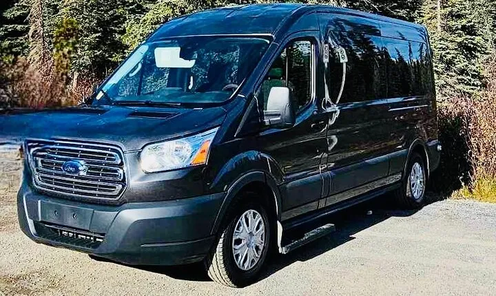 Calgary or Calgary Airport to Lake Louise Private Transfer