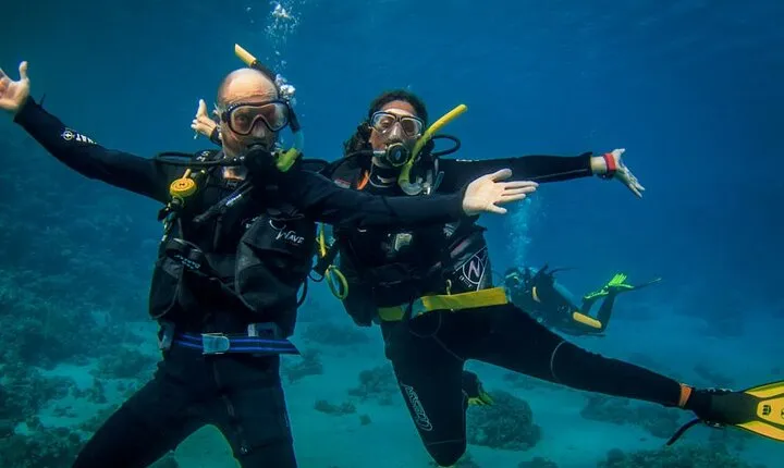 Diving Full Day 2 Stops Boat Trip For Beginners With Lunch and Transfer–Hurghada